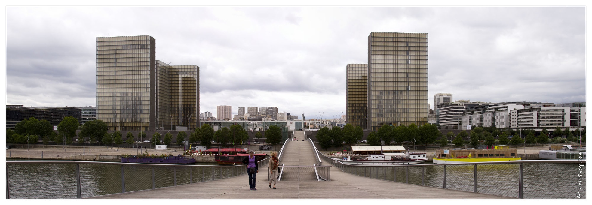 20120710-002_4577-Paris_Bibliotheque_Nationale_F_Mitterand__pano.jpg