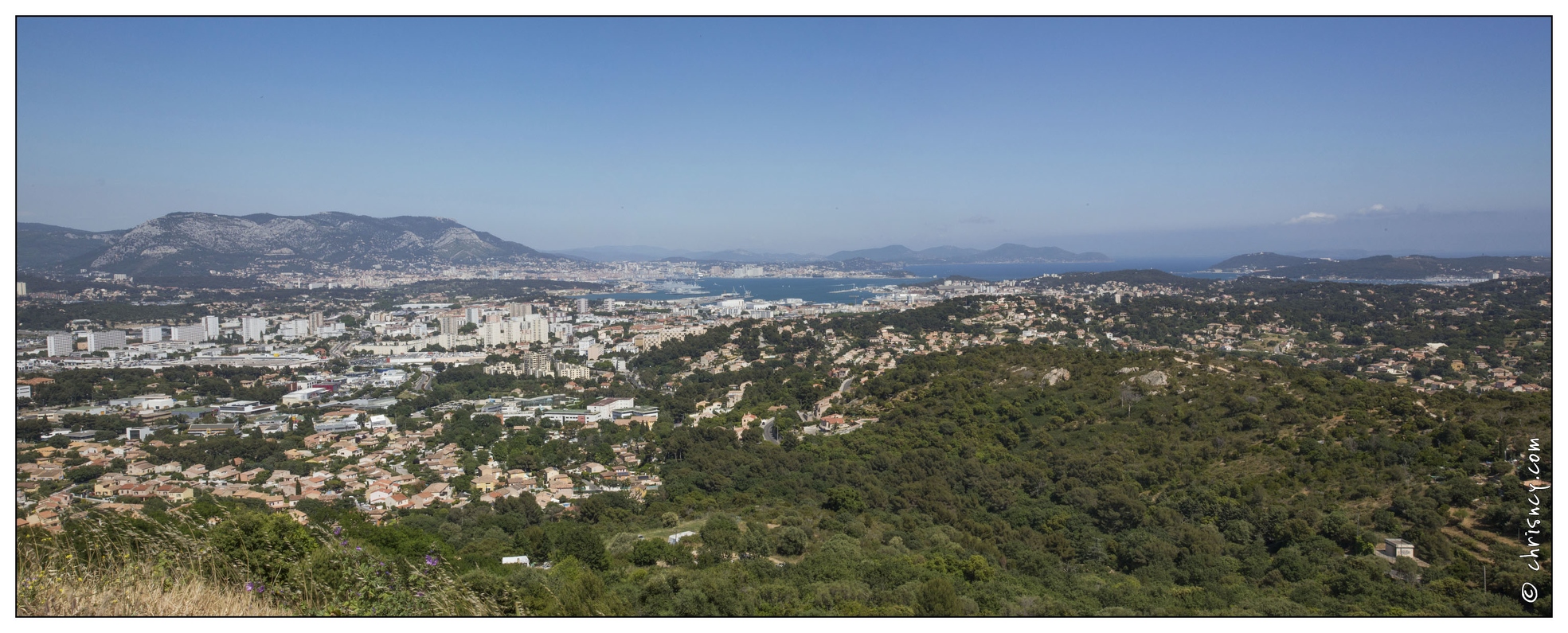 20140517-50_0867-Toulon_vu_du_fort_de_Six_Fours__pano.jpg