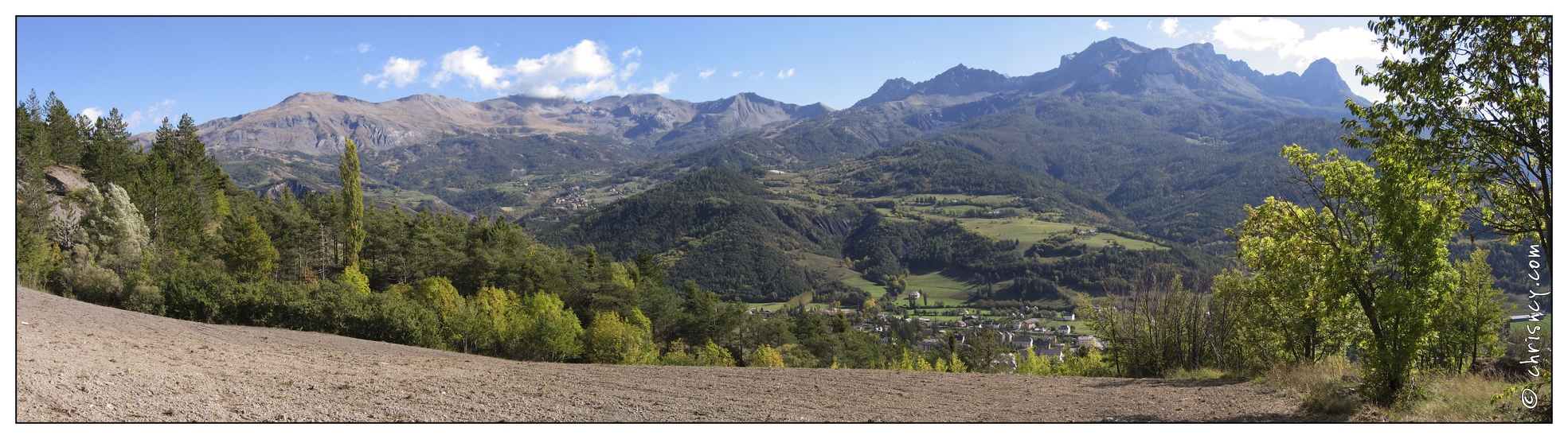 20061007-0079_0330-Le_Mercantour_vu_du_Gite_pano.jpg