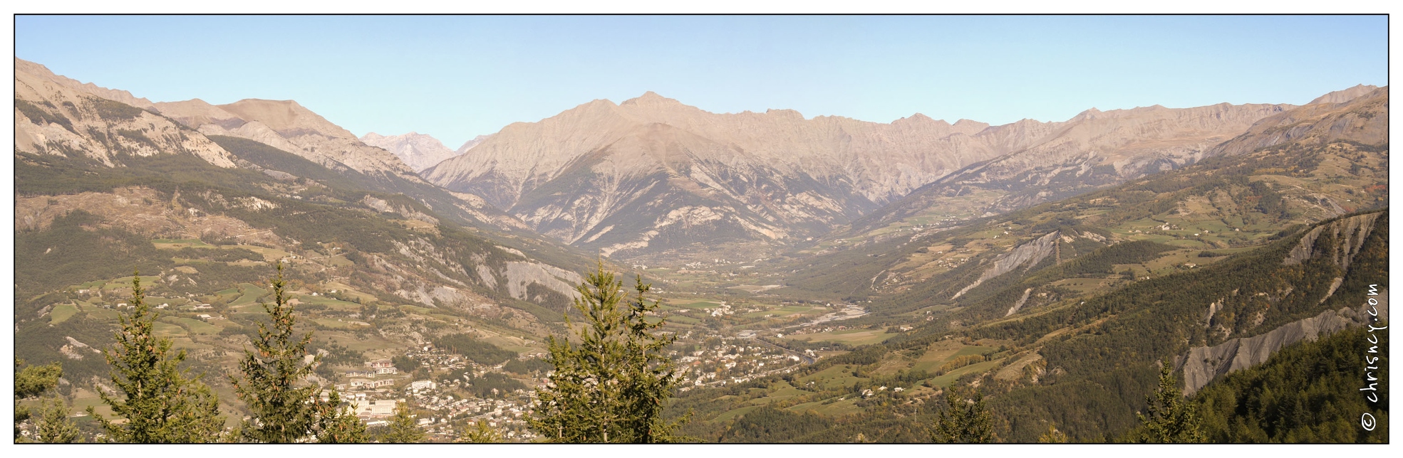 20061012-1052_3942-barcelonnette_vu_de_pra_loup_pano.jpg