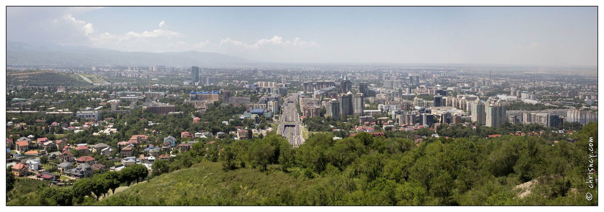 20140623-009_2164-Almaty_vu_de_Kok_Tobe__pano.jpg