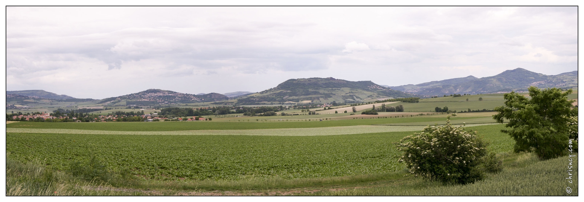 20070526-49 2310-Entre limagne et livradois pano1 - 20070526-49_2310-Entre_limagne_et_livradois_pano1.jpg 20070526-49_2310-Entre_limagne_et_livradois_pano1.jpg