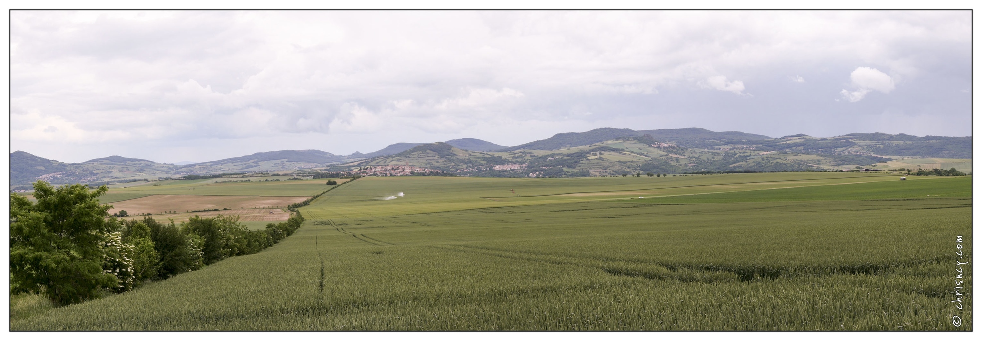 20070526-50_2310-Entre_limagne_et_livradois_pano2.jpg