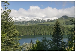 20070529-06 2596-Lac Pavin point de vue monts dore w