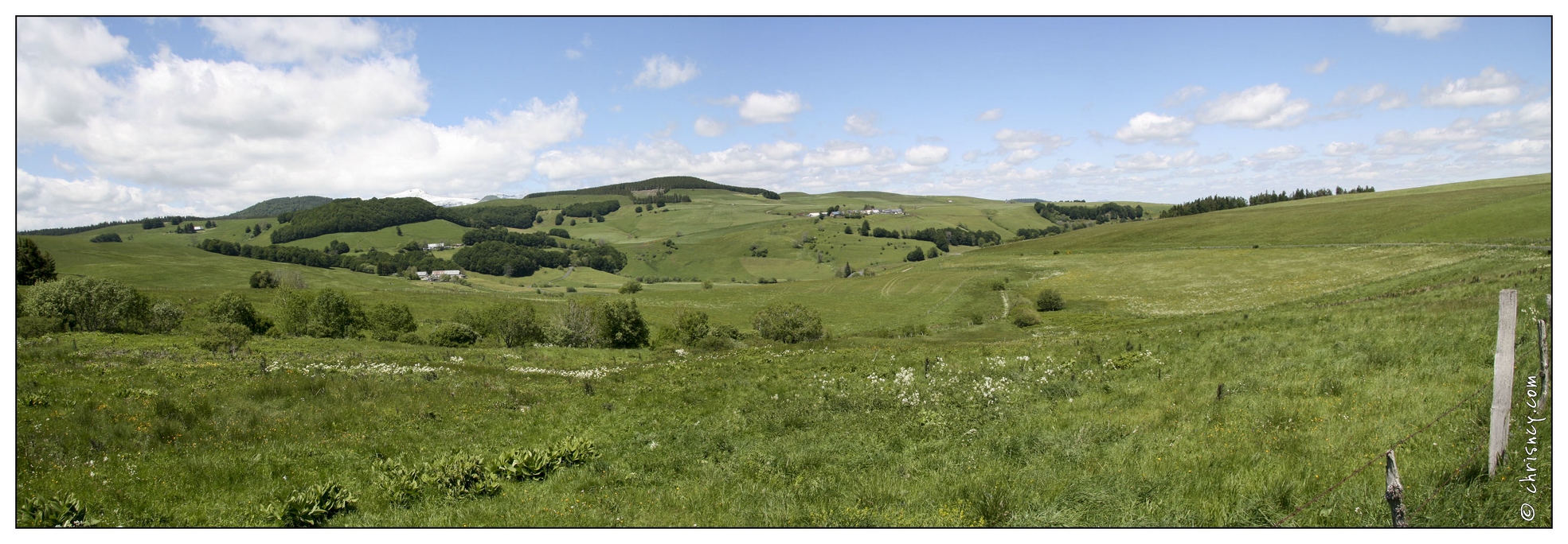 20070529-35_2841-au_lac_de_bourdouze_pano_w.jpg