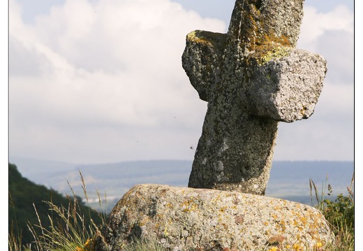20070603-01 3673-balade au puy de bessolles la croix w