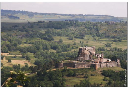 20070603-06 3766-vues de la table orientation bessolles chateau murol w