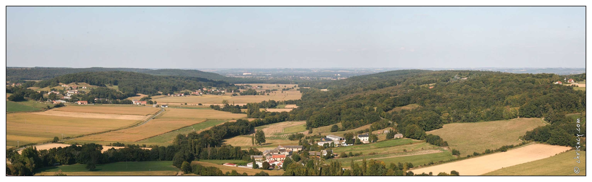 20080928-15_6544-le_Bearn_vu_du_Chateau_de_Montaner_pano.jpg