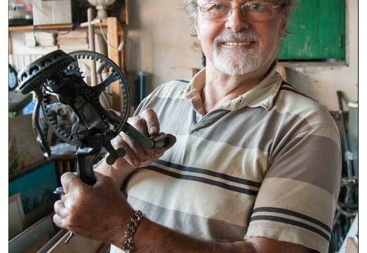 20080929-11 6693-Lescar artiste collectionneur