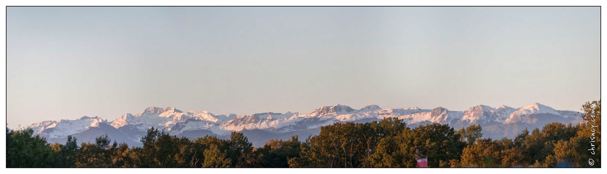 20081005-01_7646-Pyrenees_vues_de_Pau__pano_.jpg