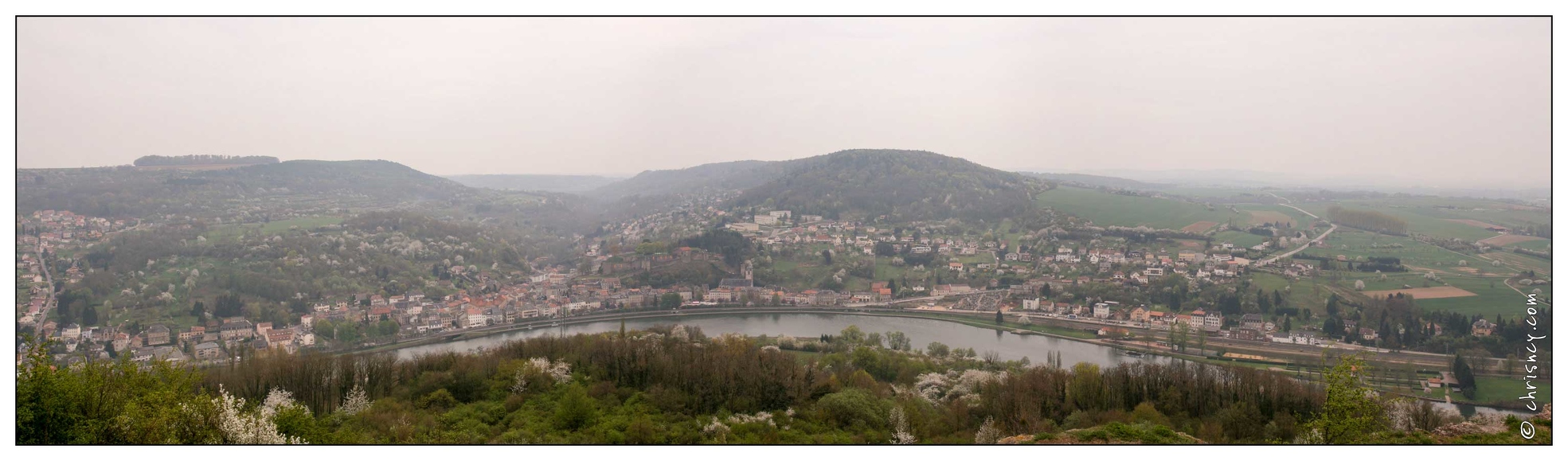 20090412-01_2580-Vue_sur_Sierck_les_Bains_pano.jpg