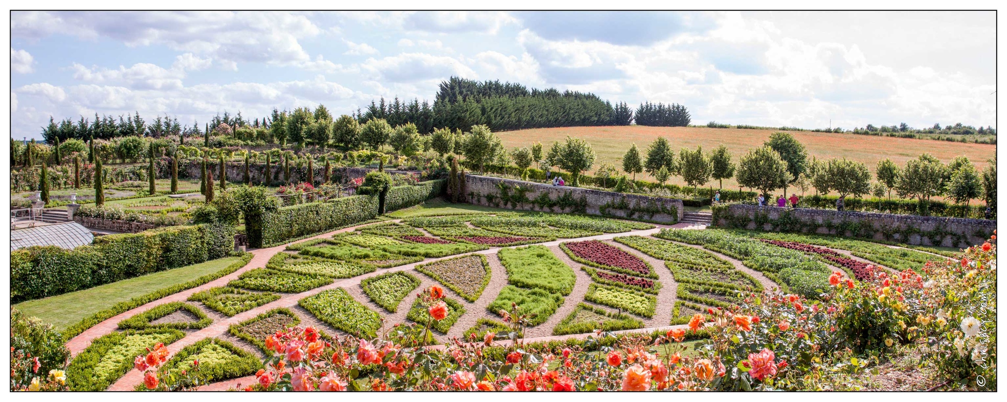 20090611-12_2495-Chateau_et_jardin_de_la_Chatonniere__pano.jpg