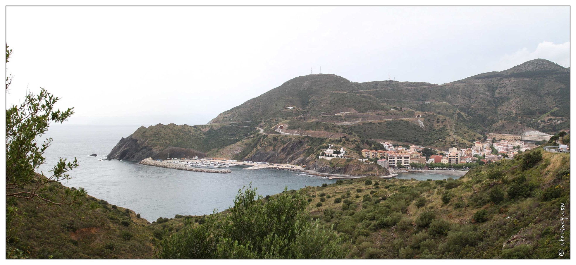 20100611-01_3585-Port_Bou_pano.jpg