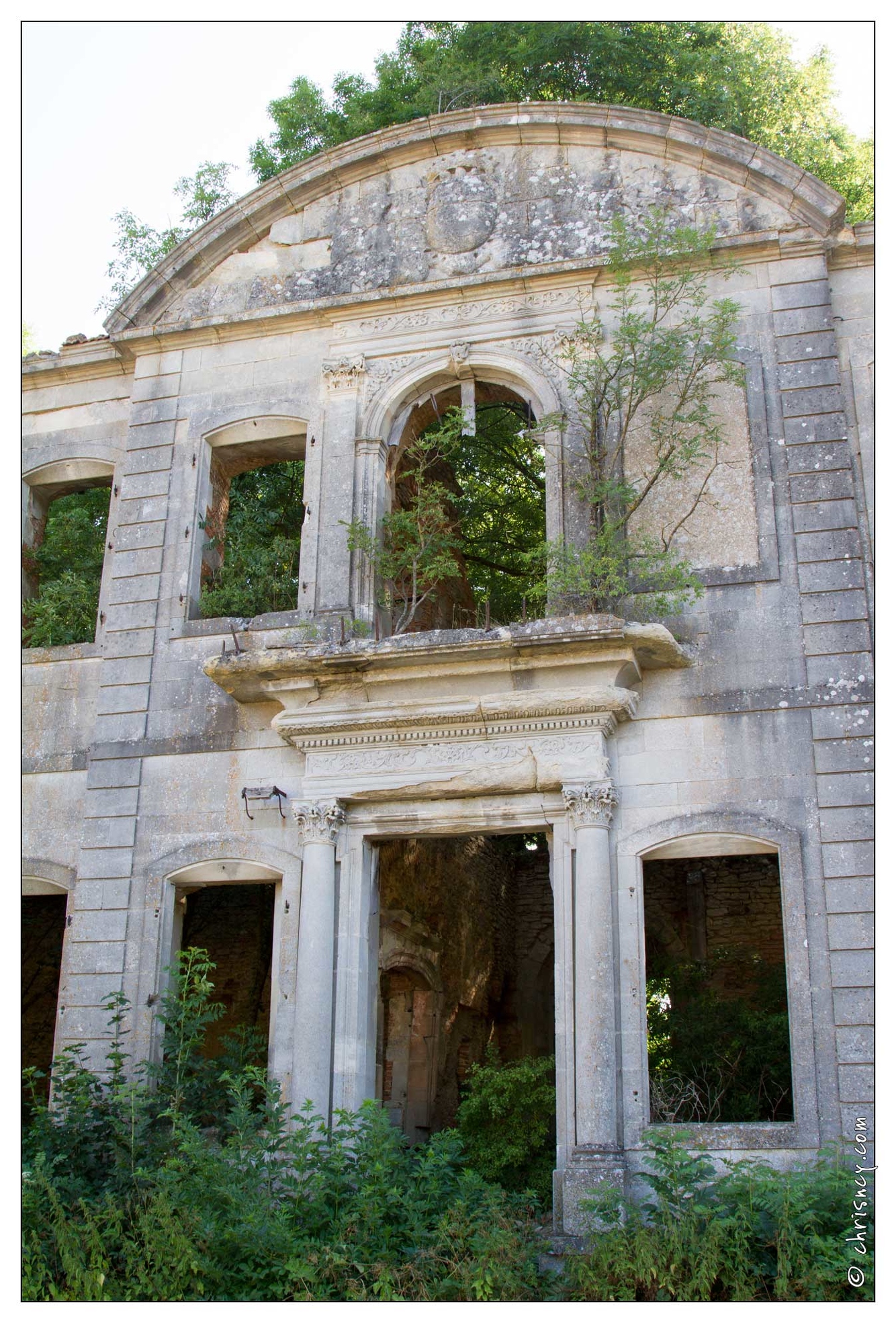 20100714-14_5004-Saint_Benoit_en_woevre_abbaye_cistercienne.jpg