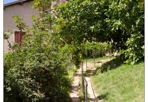 20100815-6760-Perouges