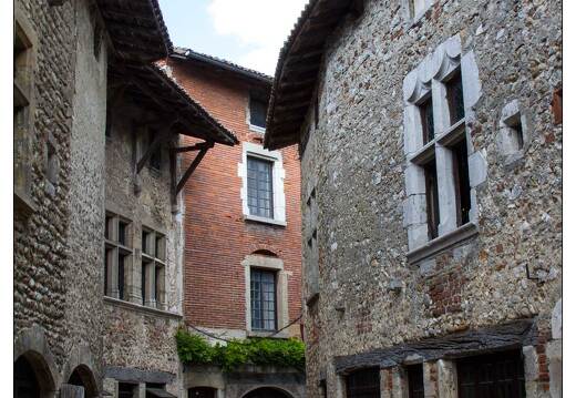 20100815-6764-Perouges