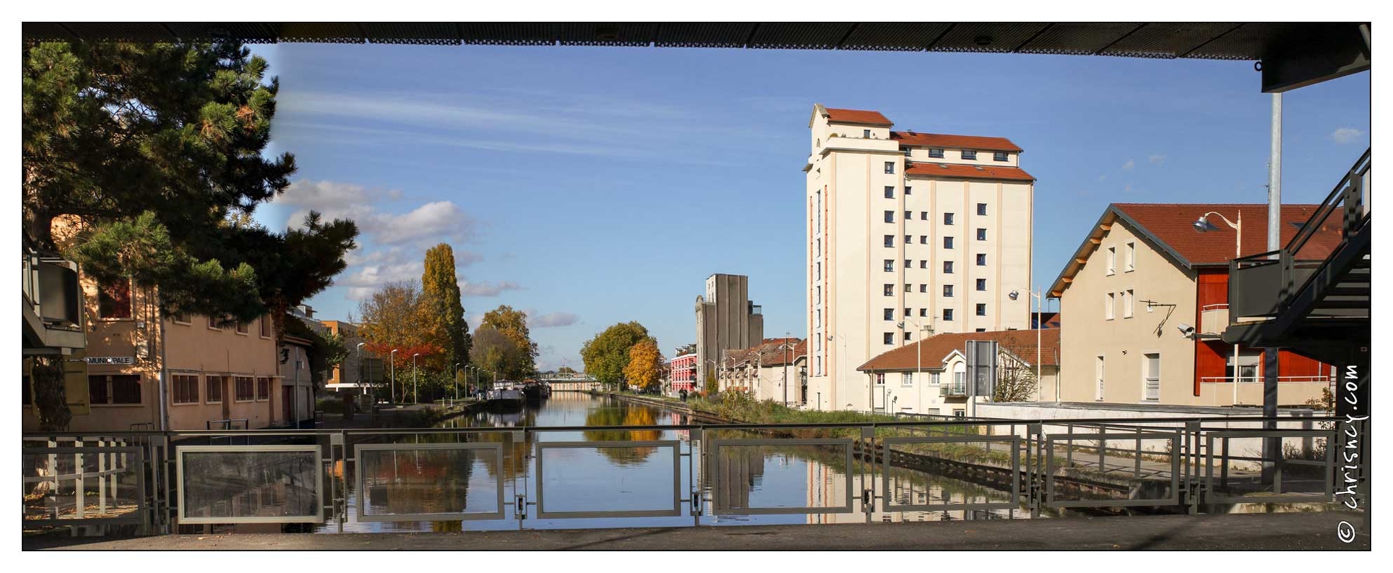 20101031-0533-Canal_pano.jpg