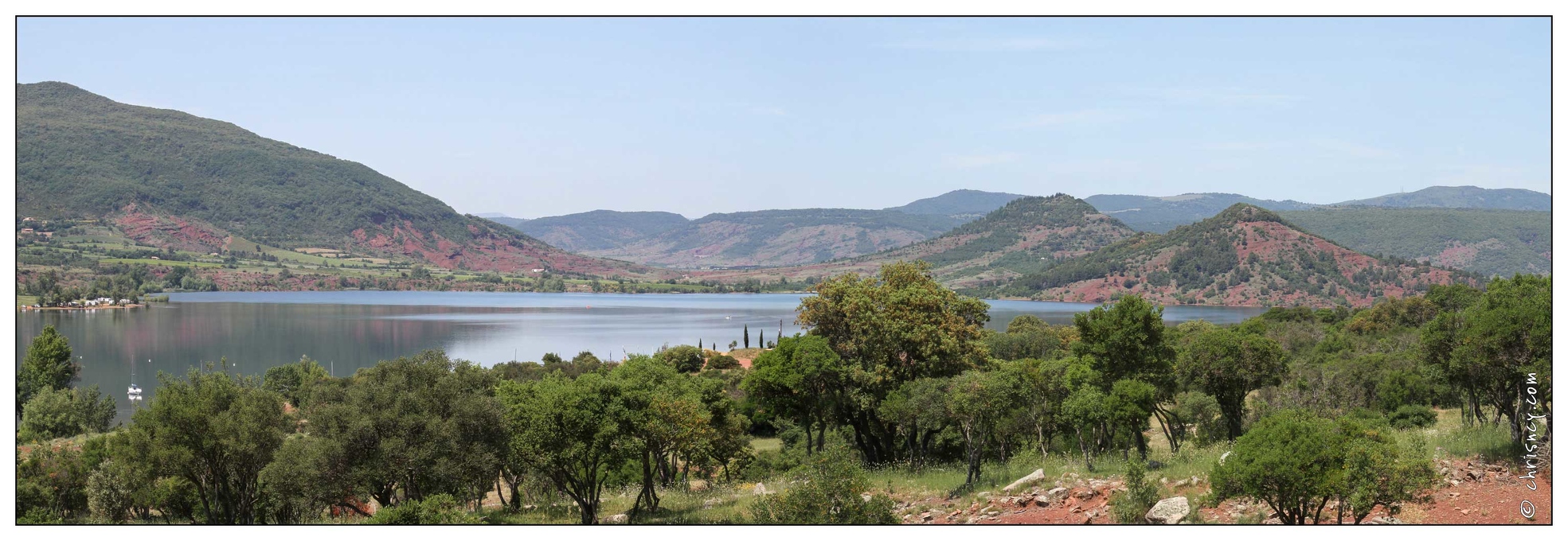 20120601-13_2944-Autour_du_Lac_du_Salagou_pano.jpg