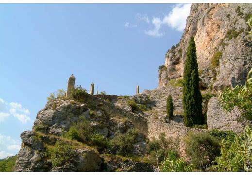 20020819-0344-Moustiers Ste Marie la montee a ND