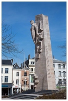 20150407-31 0363-Amiens Place Goblet Monument Leclerc