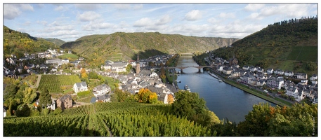 20151008-027 3953-Vallee de la Moselle Cochem vue depuis le chateau pano 0000