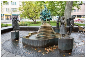 20151006-003 3457-Coblence fontaine pres de Herz Jesu Kirche