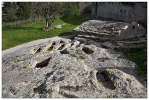 20160123-51 6784-Arles Abbaye de Montmajour Tombes rupestres