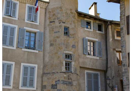 20161008-08 4218-Embrun Place de la Mazeliere