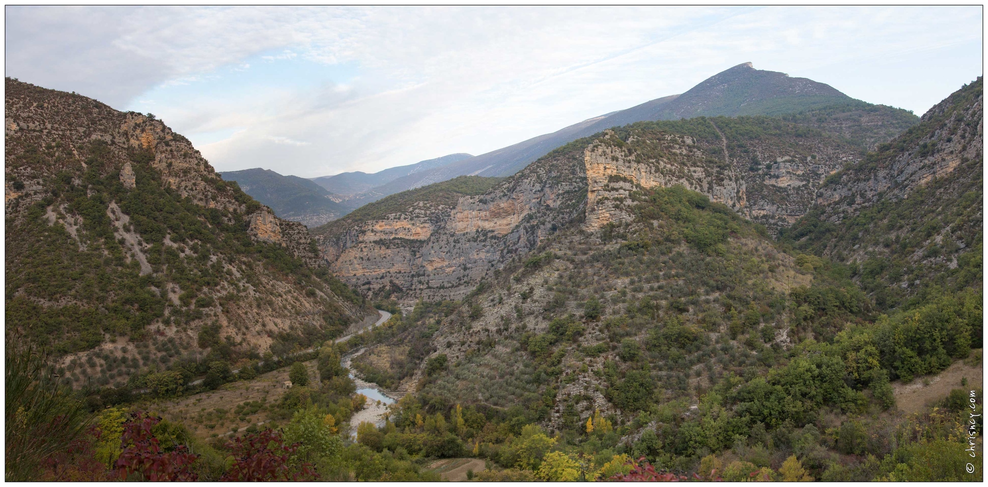 20161012-09 4780-Saint May pano - 20161012-09_4780-Saint_May_pano.jpg 20161012-09_4780-Saint_May_pano.jpg