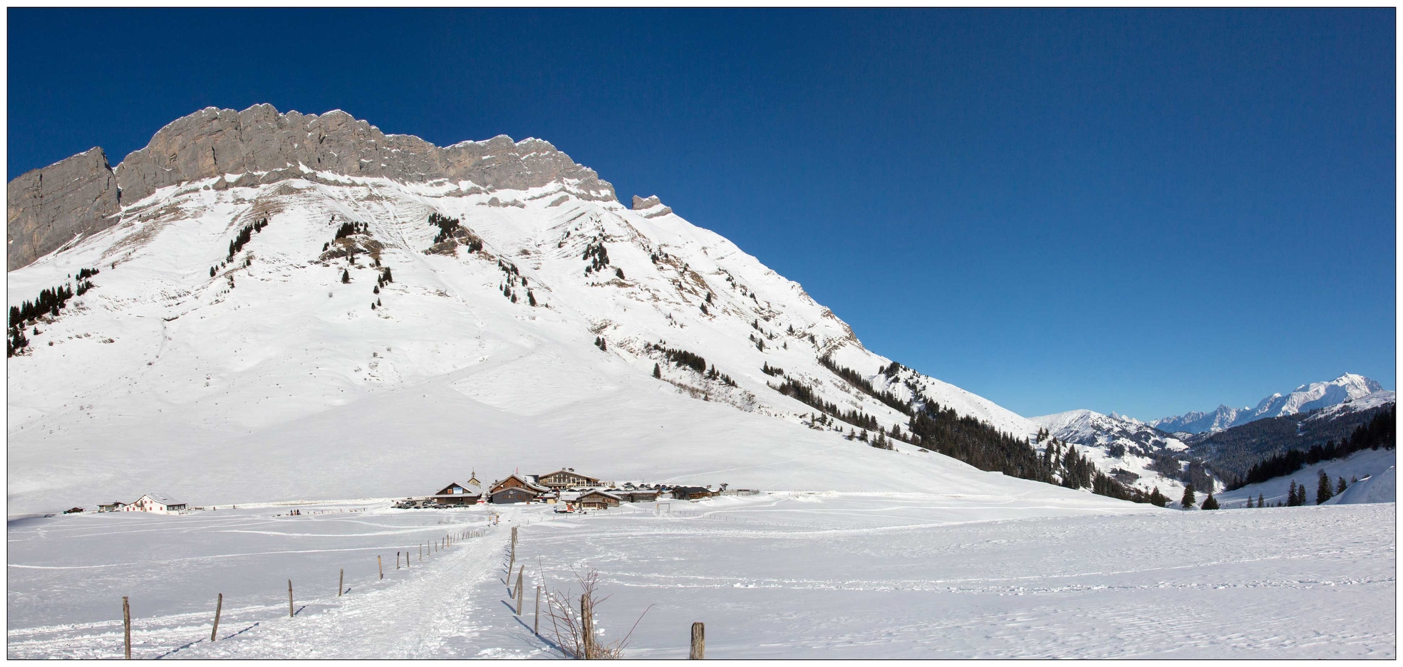 20170119-15_6505-La_Giettaz_au_col_des_Aravis_pano.jpg