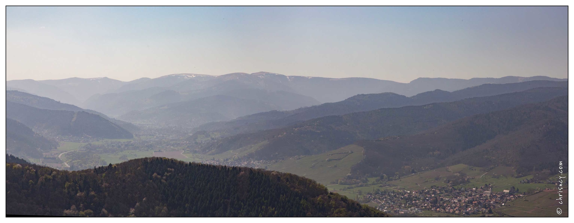 20170407-22_7529-Chateau_du_Hohlandsbourg_Vue_Munster_et_Vosges_pano.jpg