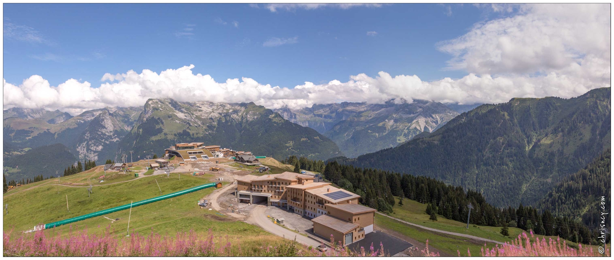 20170813-22_4098-Samoens_au_Plateau_des_Saix_pano.jpg