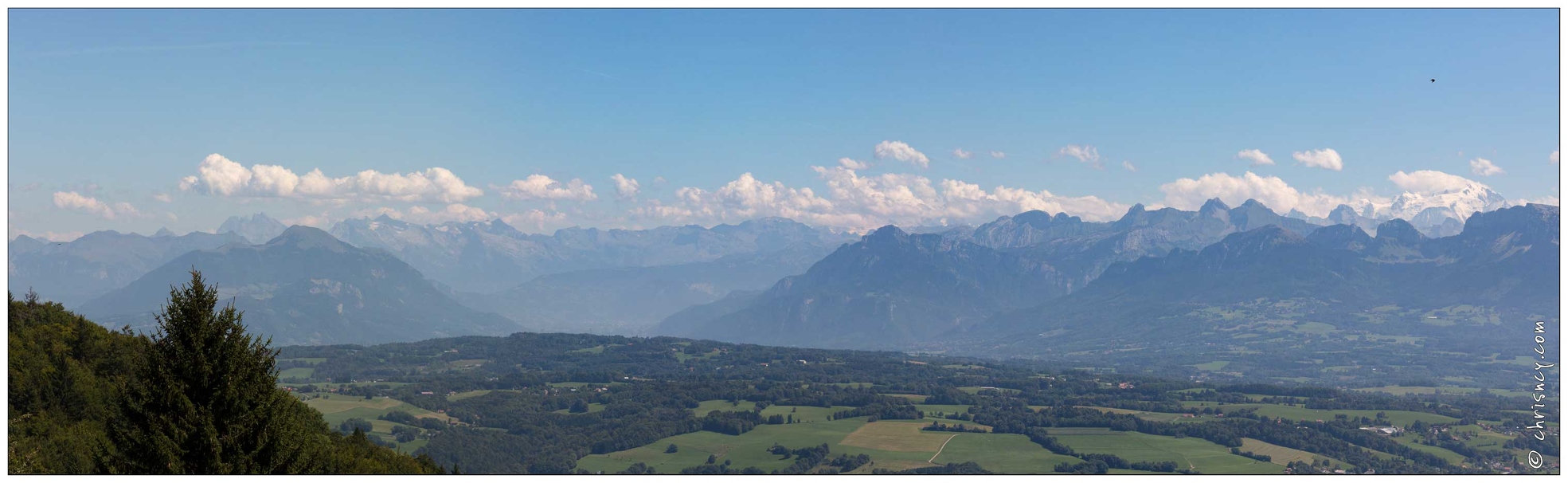 20170818-10_4566-Le_Plan_du_Saleve_vue_sur_les_Alpes_pano.jpg