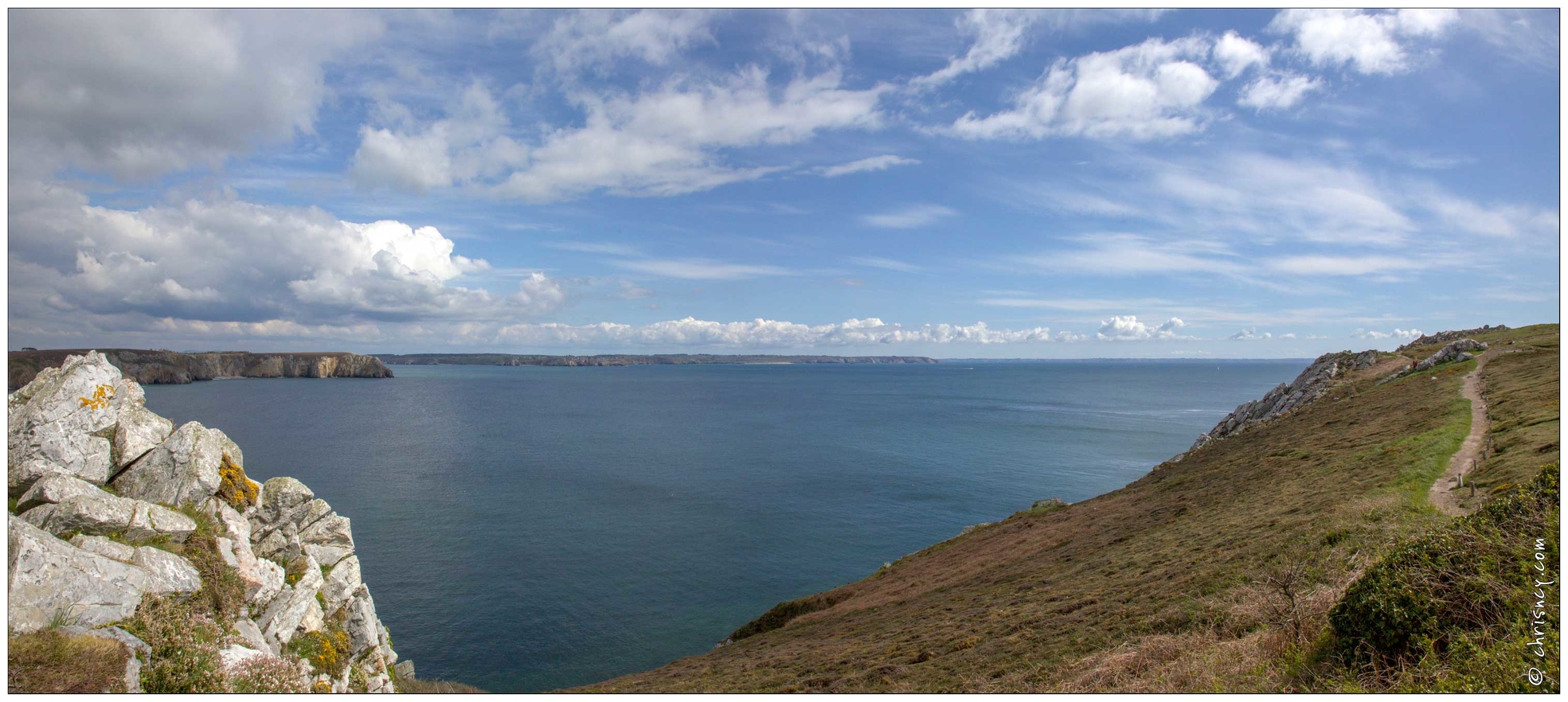 20180428-16_6194-Pointe_de_Pen_Hir_Vue_vers_Camaret_sur_mer_pano.jpg