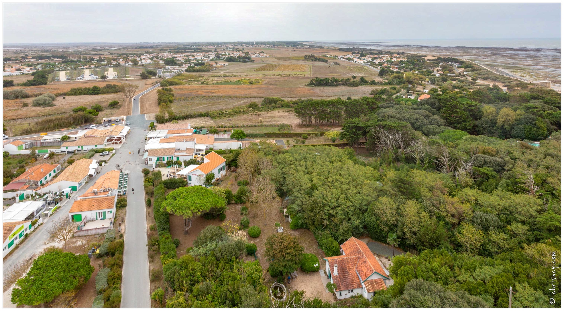 20181011-030 3190-Ile de Re Phare des Baleines pano - 20181011-030_3190-Ile_de_Re_Phare_des_Baleines_pano.jpg 20181011-030_3190-Ile_de_Re_Phare_des_Baleines_pano.jpg