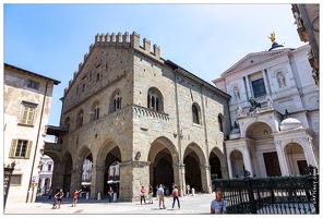 20190607-095 7210-Bergame Citta Alta Palazzo del Podesta et le Duomo
