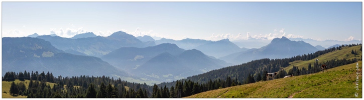 20190824-25 8512-Cret de Chatillon Semnoz Pano Vue Bauges Chartreuse