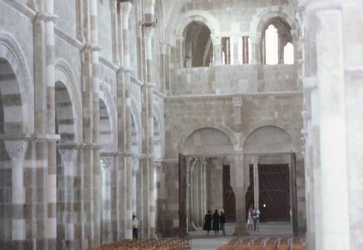 19820930-290d-Vezelay