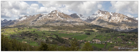 20220502-13 1270-Massif de l'Obiou entre col du Festre col de Rioupe Pano