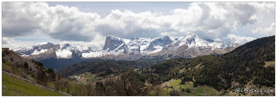 20220502-32 1323-Col du Noyer Montagne d'Aurouze Le pic de Bure Pano