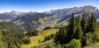 20220708-21 3115-La Clusaz Pointe de Beauregard Le Bargy et la pointe percee Pano