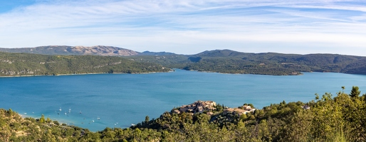 20230919-8272-Lac de Sainte Croix Vu du plateau de Riez Pano