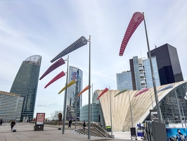 20240325-68 3135-PARIS la defense Buren La ronde des manches a air 2017