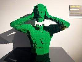 20240325-3002-Paris expo lego green torso