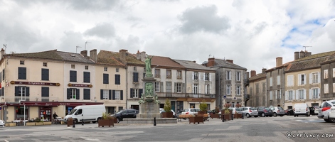 20240426-36 1467-Le Dorat fontaine