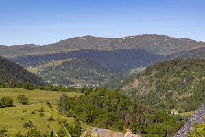 20240613-008 3123-Vue sur le plomb du Cantal pres de Laveissenet