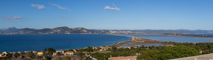 20250112-16 5078-Giens vue depuis le chateau de Ponteves Pano