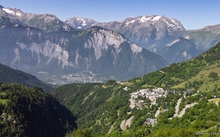 20250611-03 0547-Huez Vu du haut des virages 1