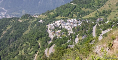 20250611-04 0542-Huez Vu du haut des virages