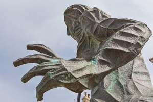 20250412-45 8617-Hermanville sur Mer Statue Neptune
